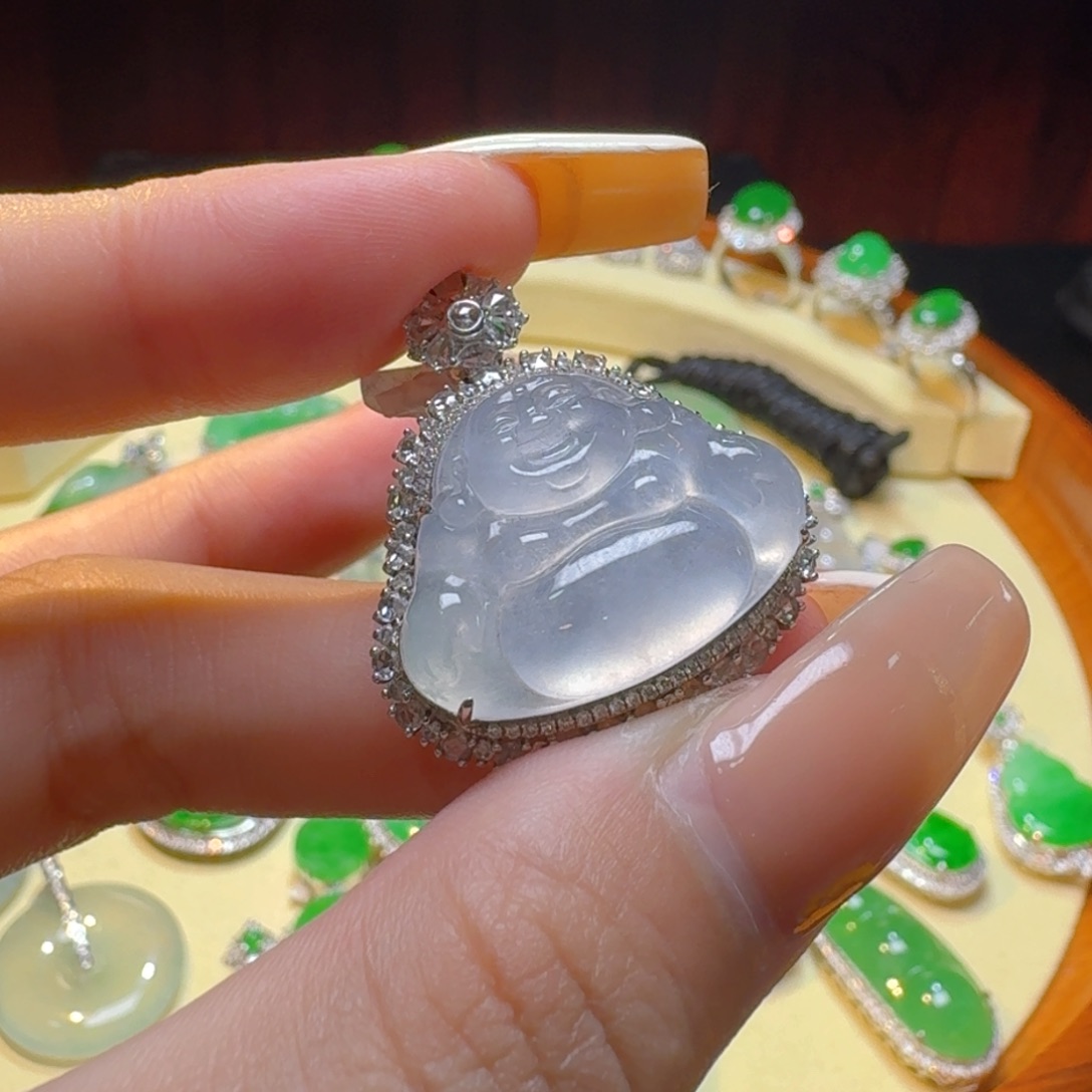 翡翠18K金镶嵌颈饰佛公吊坠