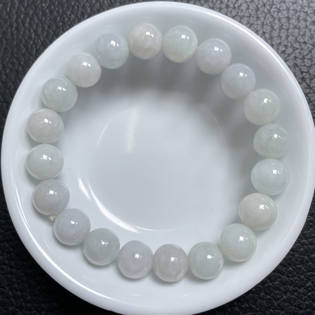 天然翡翠A货，尺寸约10mm，一串19颗，80元