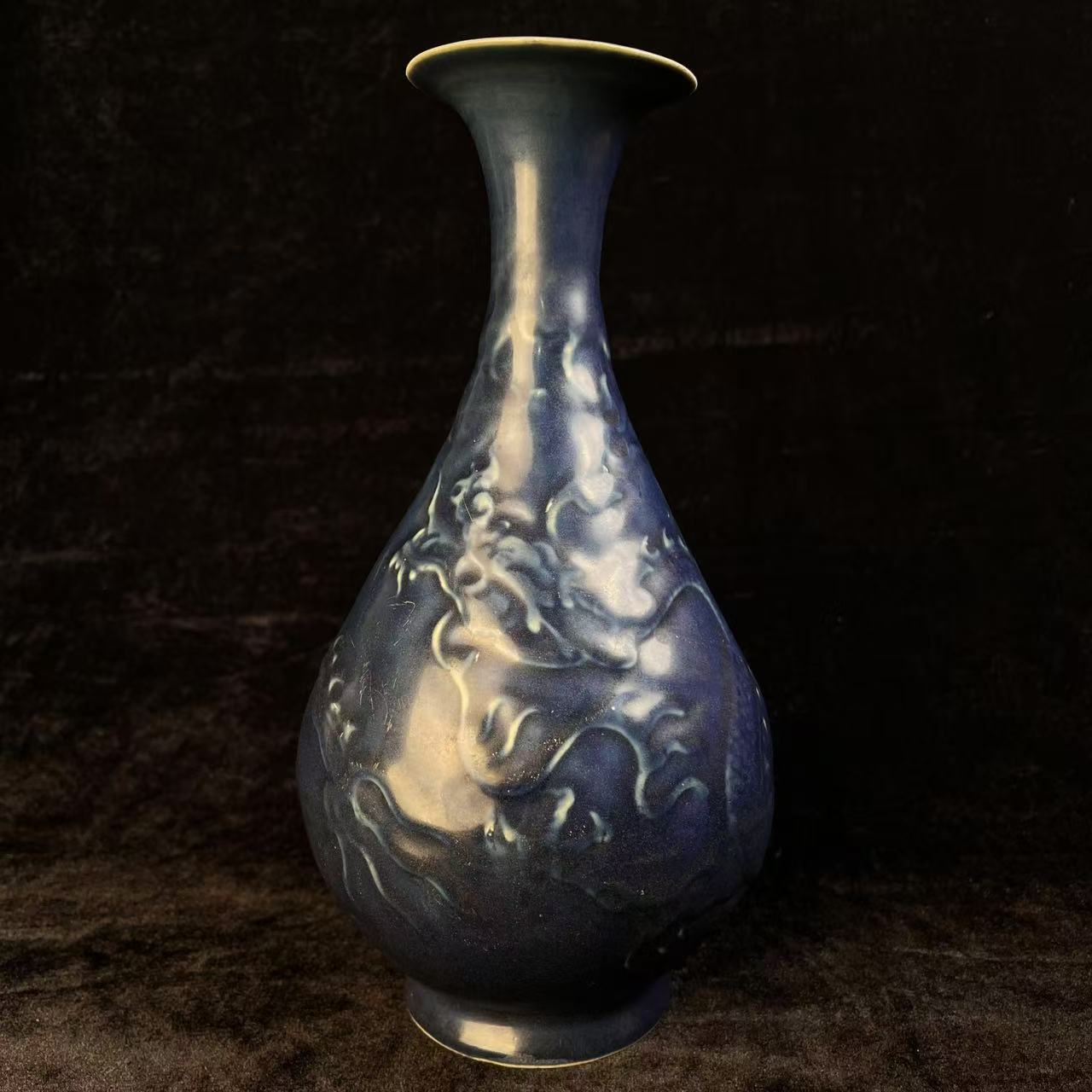 明晚期蓝釉龙纹玉壶春