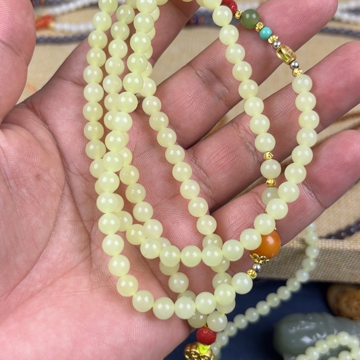 和田玉颈饰未镶嵌