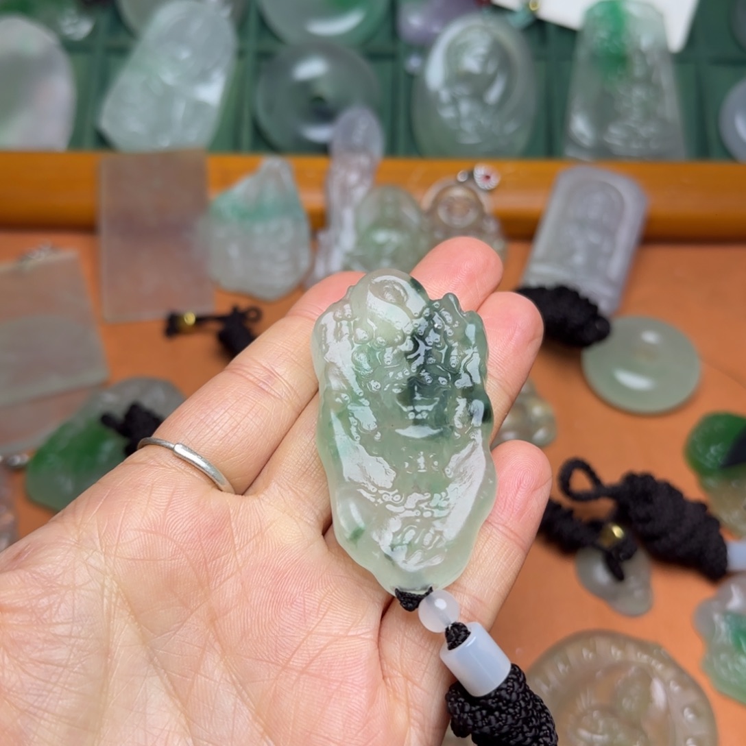 翡翠未镶嵌颈饰翡翠龙牌