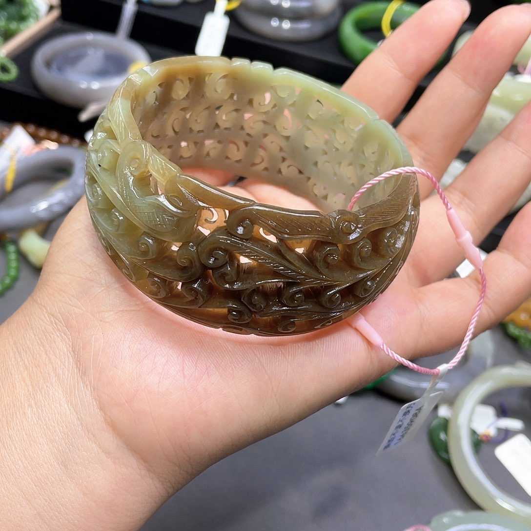 和田玉手镯66圈口82未镶嵌