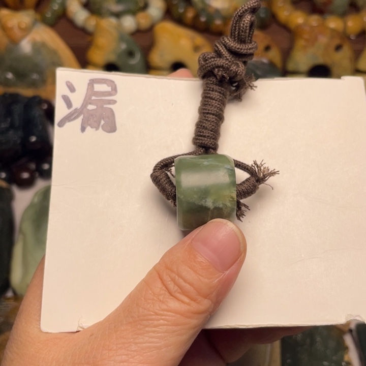 未镶嵌岫岩河磨玉（透闪石质玉）珠宝奇石