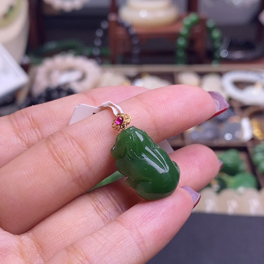 和田玉清货价老矿料碧玉金镶貔貅未镶嵌