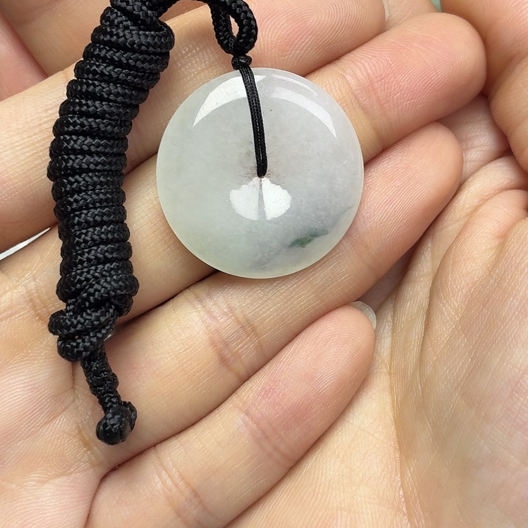 翡翠未镶嵌颈饰飘花扣