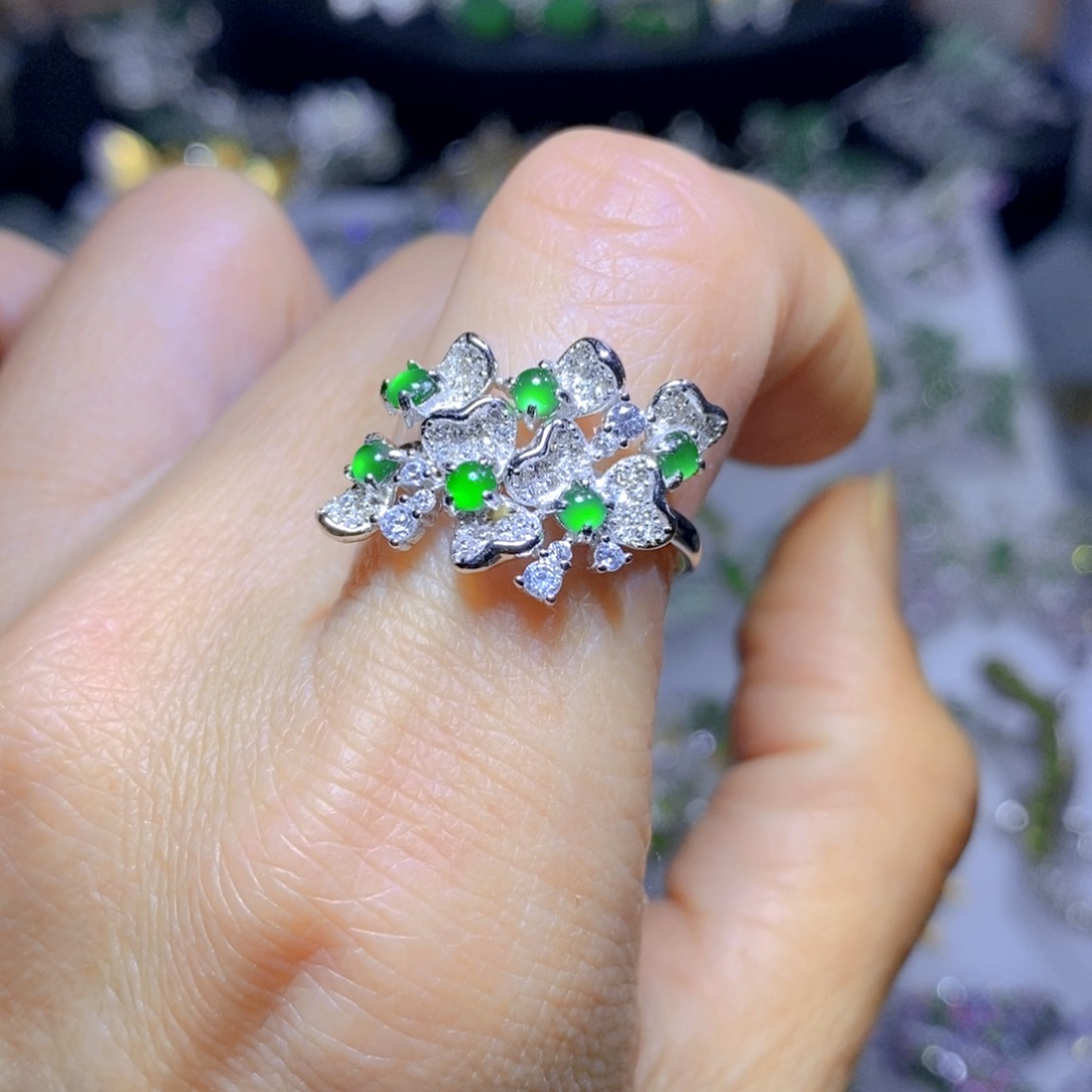 翡翠颈饰银S925镶嵌天然翡翠