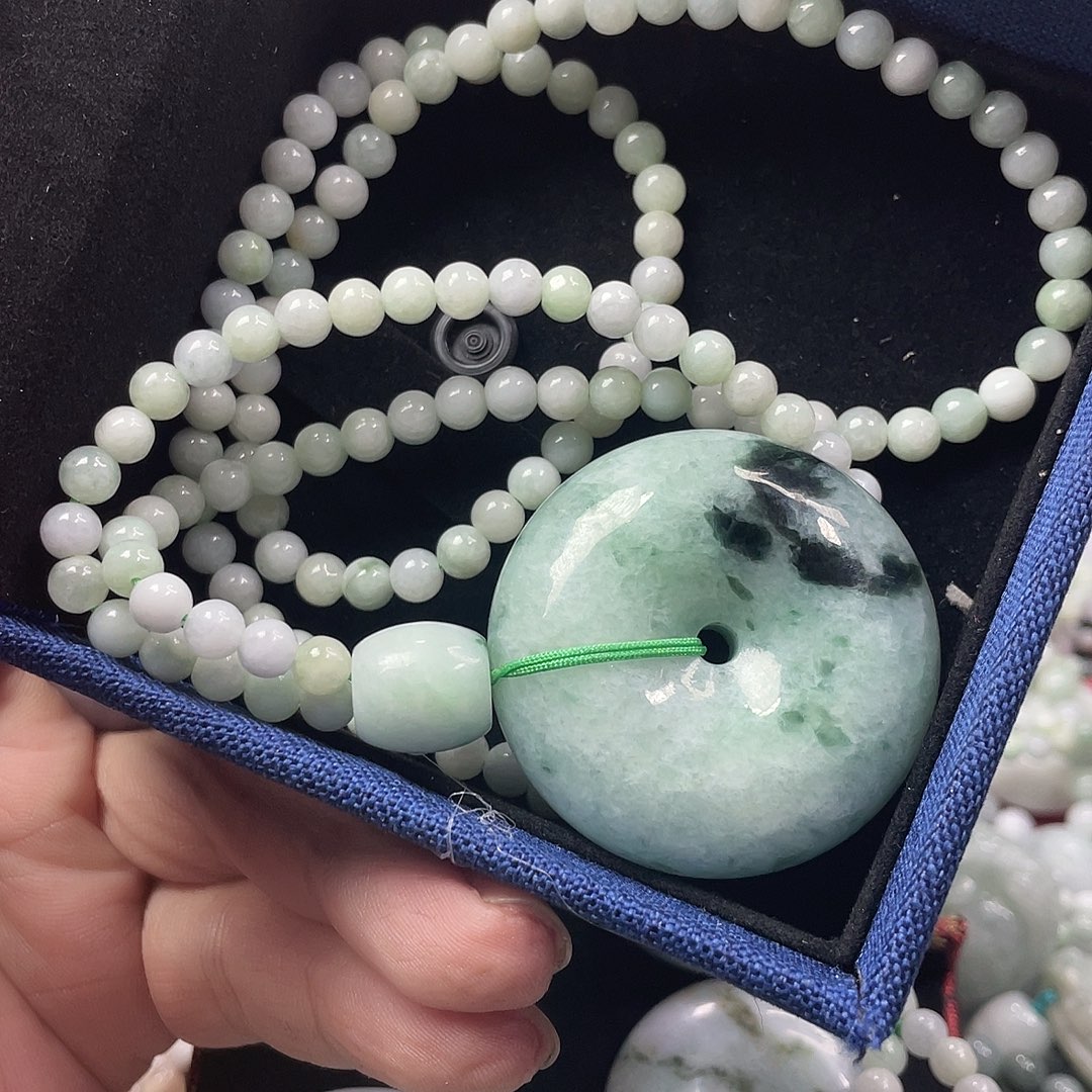 *****翡翠未镶嵌颈饰毛衣链