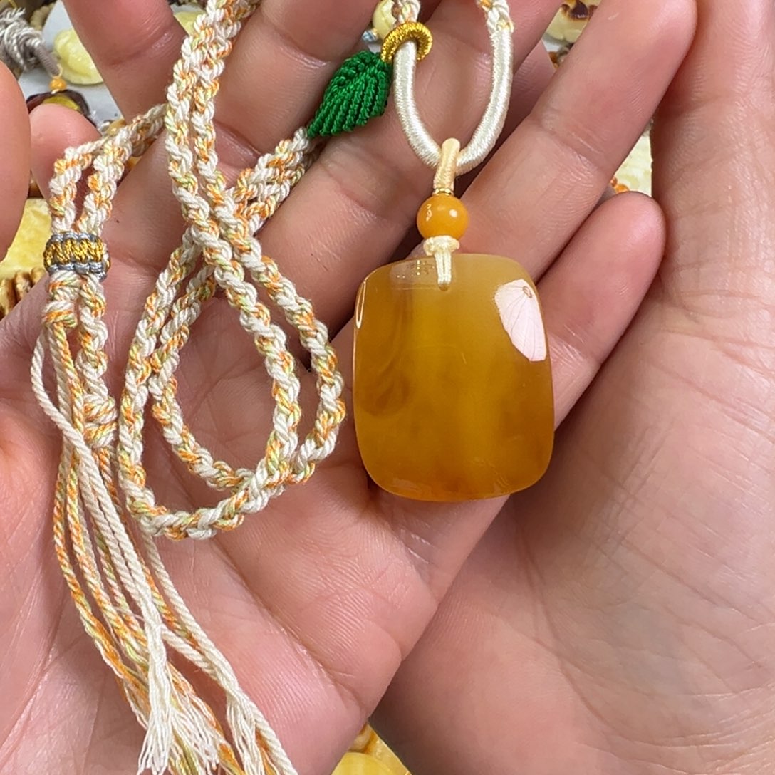 蜜蜡裸石未镶嵌蜜蜡