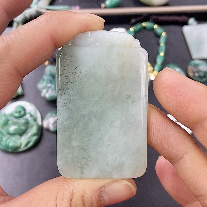 独山玉颈饰未镶嵌