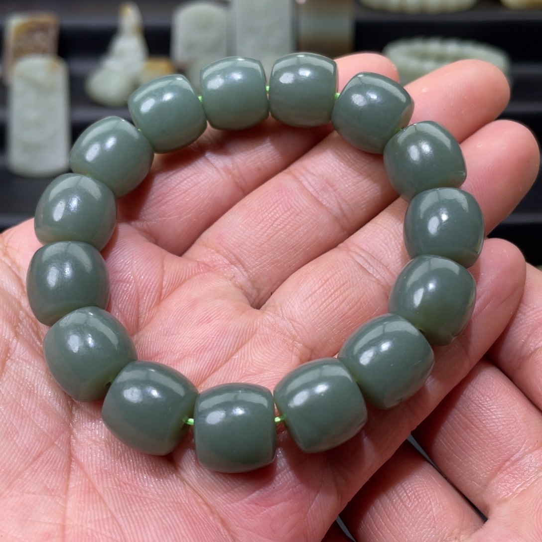 和田玉挂件未镶嵌追****）