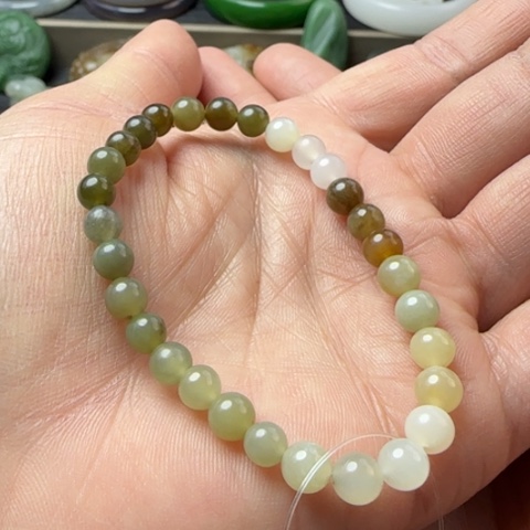 和田玉颈饰未镶嵌卡6微包容