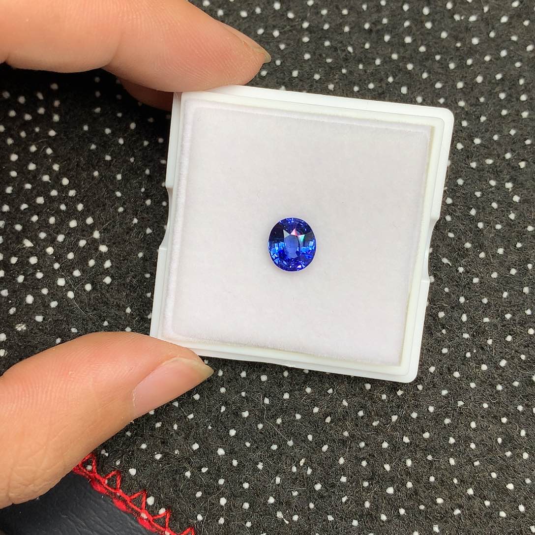 蓝宝石裸石未镶嵌2.24克拉