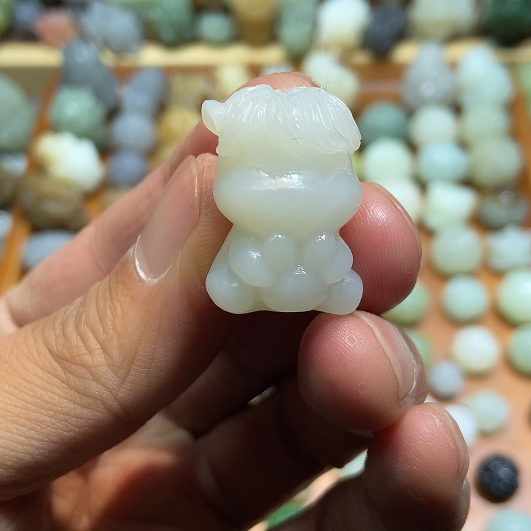 和田玉未镶嵌颈饰定制