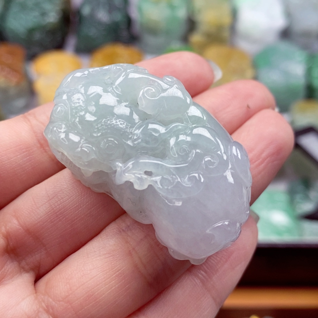 翡翠颈饰未镶嵌翡翠