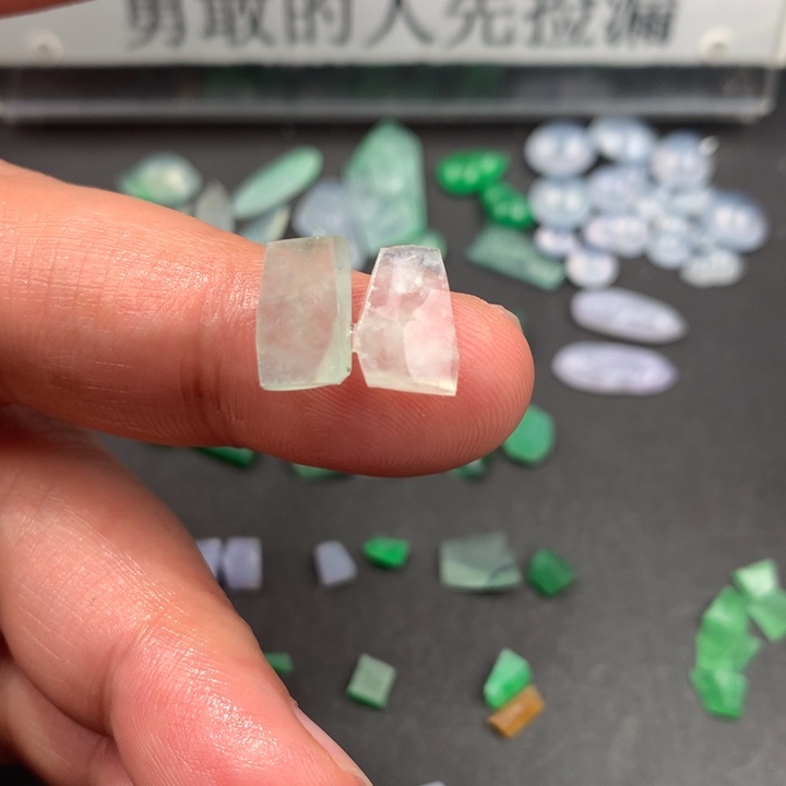 定制翡翠未镶嵌材料定制