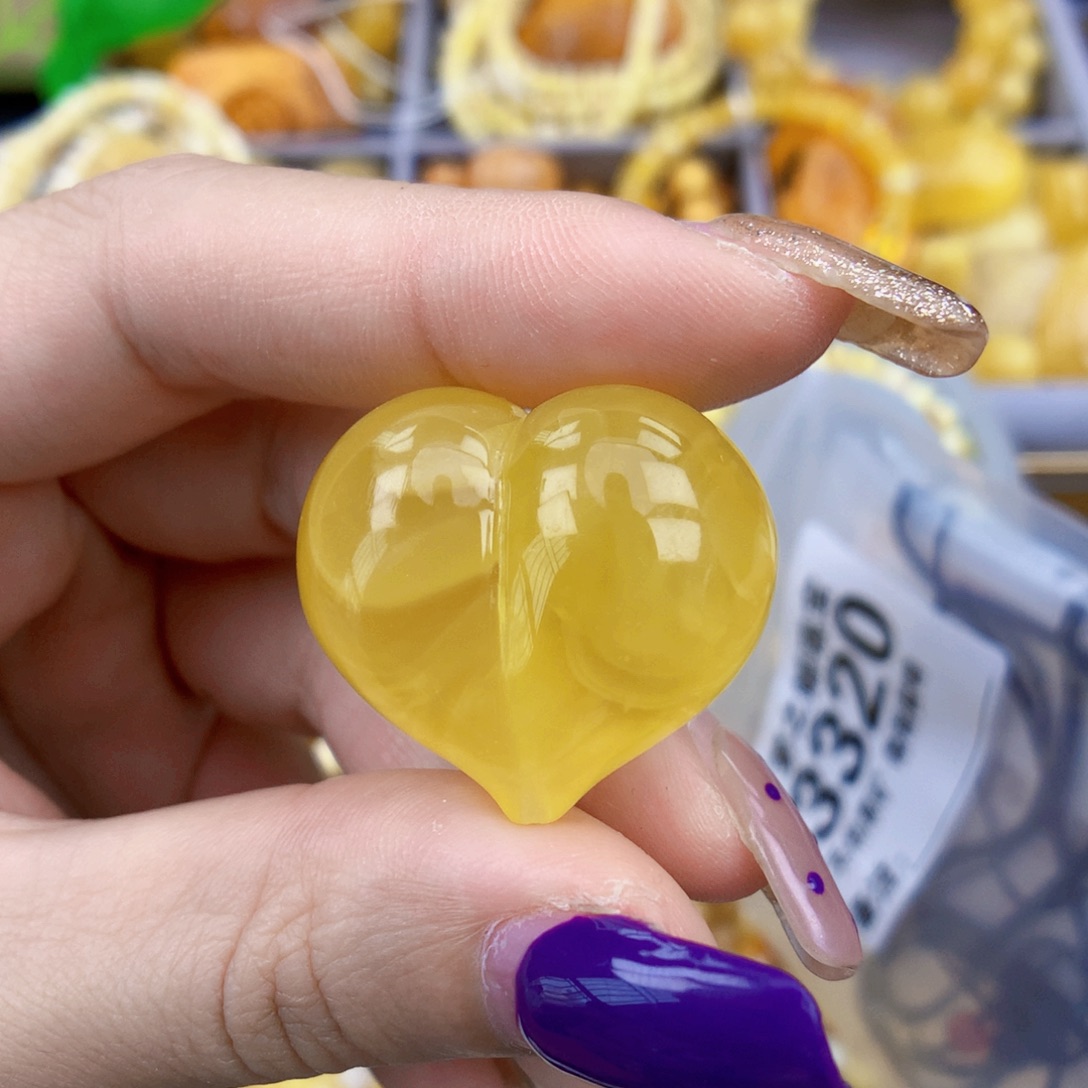 琥珀未镶嵌珠宝奇石28×25全品