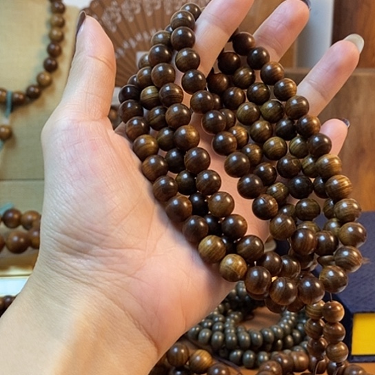 老山檀香黑肉沉水1.0/108颗