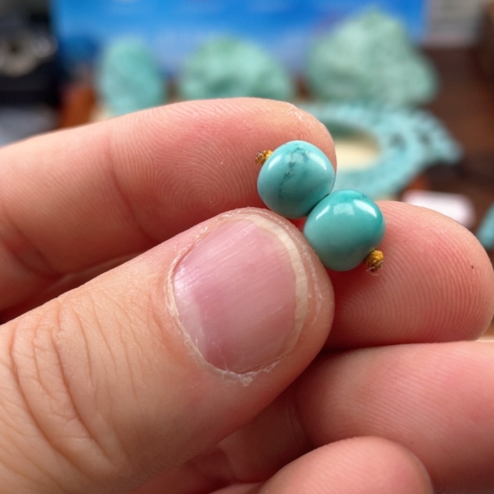 绿松石颈饰未镶嵌