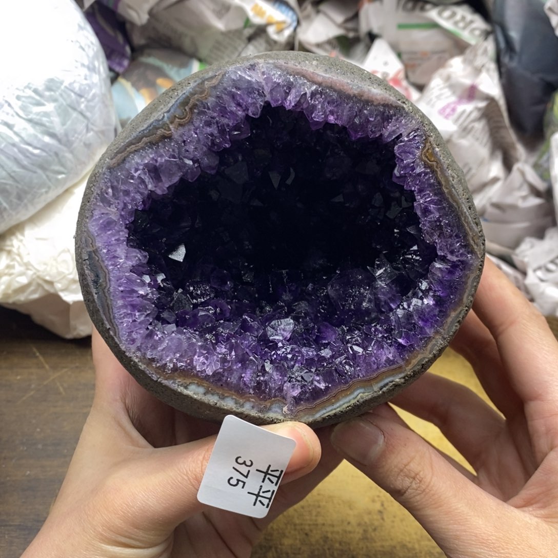 紫晶乌拉圭未镶嵌