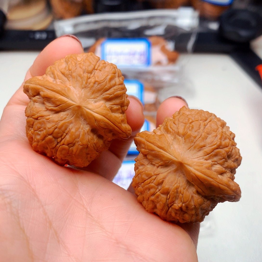 文玩核桃把件日****?血麒麟