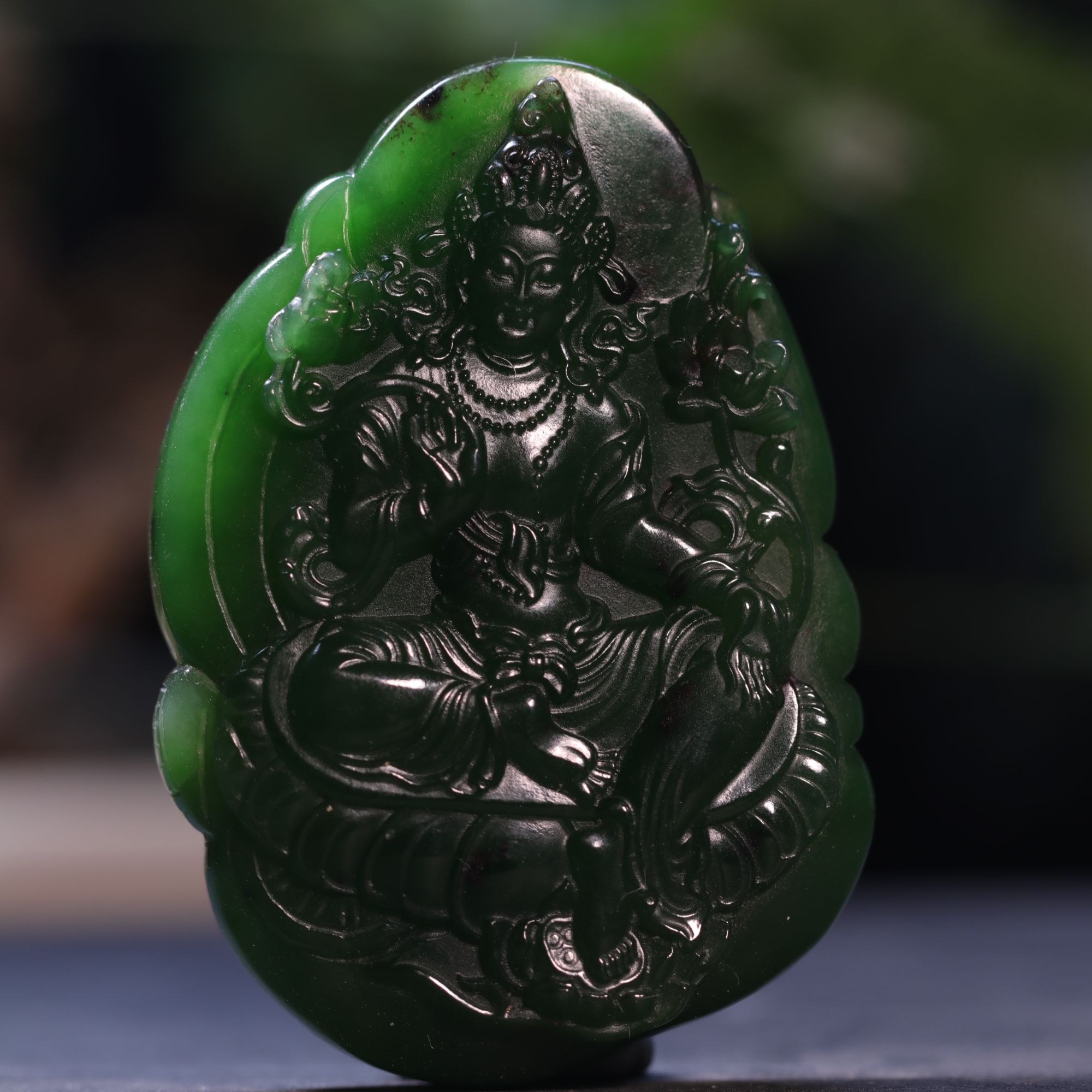 和田玉碧玉绿度母吊坠