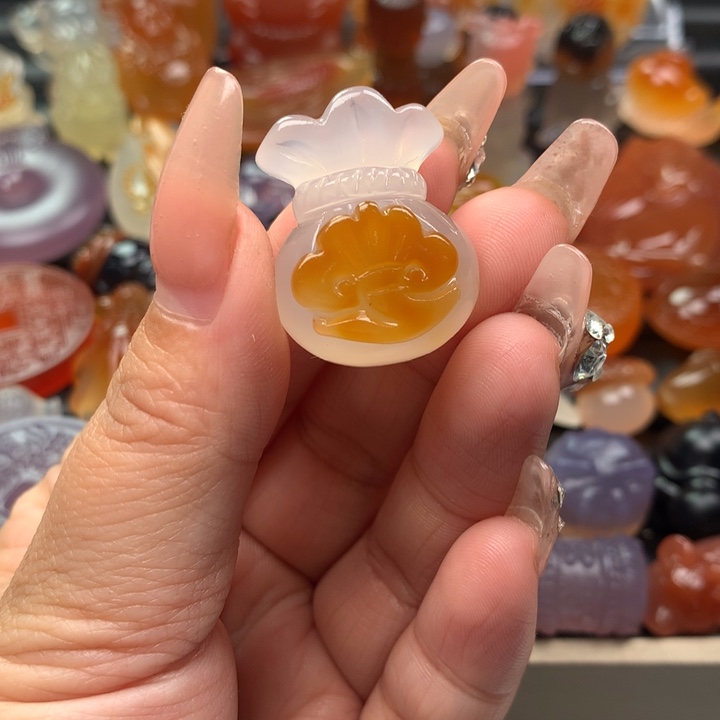 玛瑙/玉髓颈饰未镶嵌哈**噜