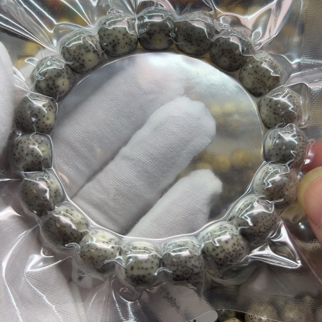 星月菩提手串A*B星月石玉料满天星