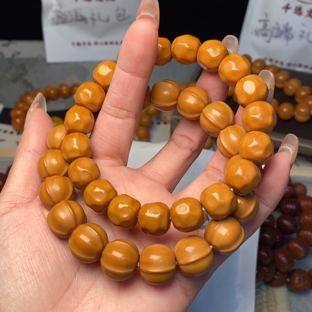 猴头核桃手串鲨鱼奶酪