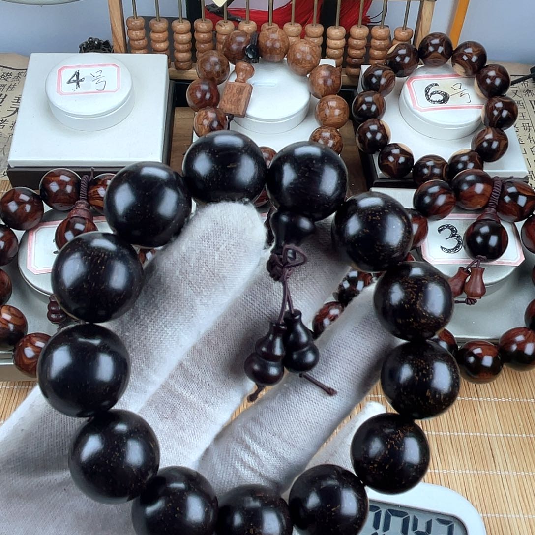 慶***丶檀香紫檀（小叶紫檀）1.8