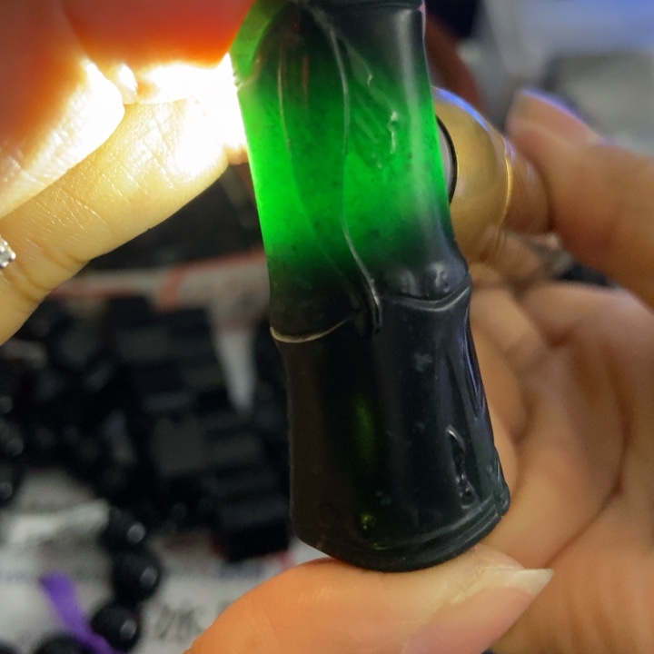 翡翠未镶嵌颈饰墨翠竹节