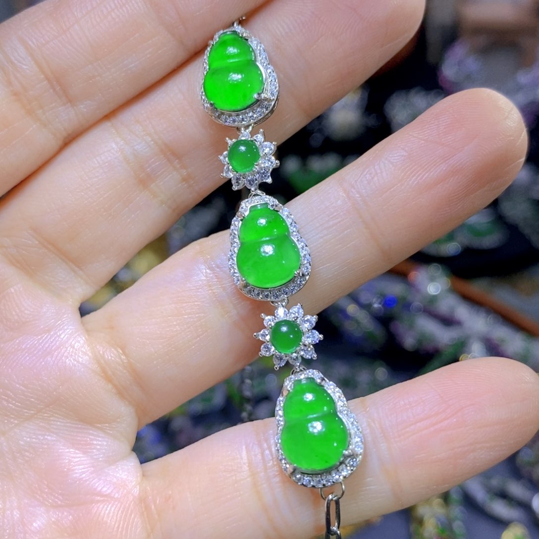 翡翠颈饰银S925镶嵌天然翡翠