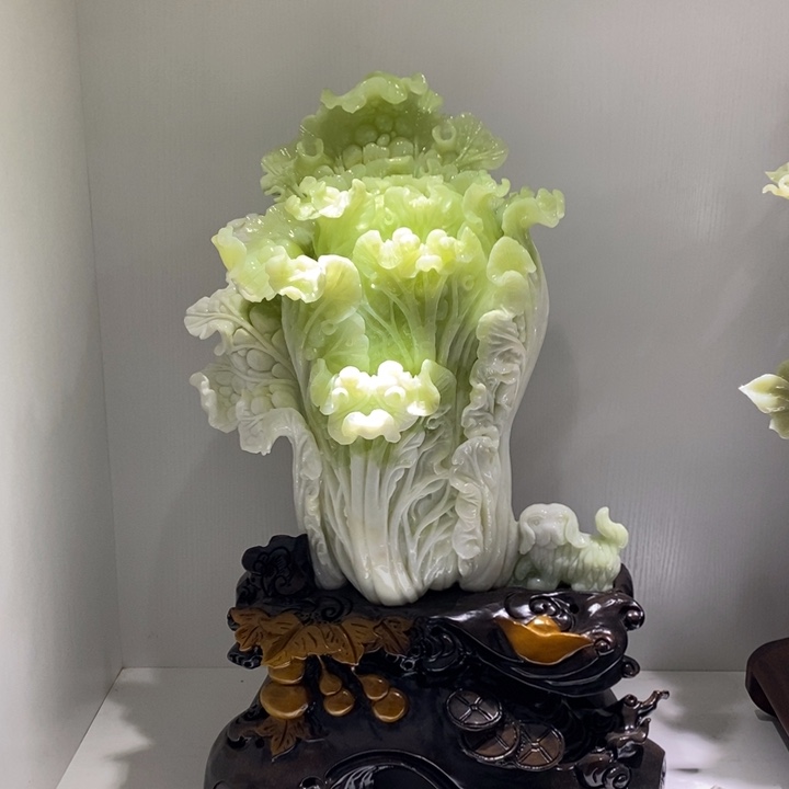 未镶嵌蛇纹石玉（覆膜）珠宝奇石
