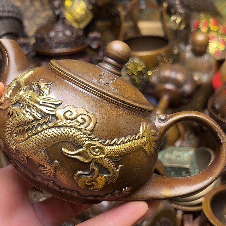 精美铜器批发档口