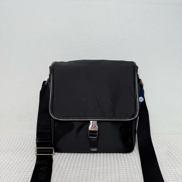99新 Prada/普拉达 98新/7856男士时尚百搭黑色尼龙单肩包