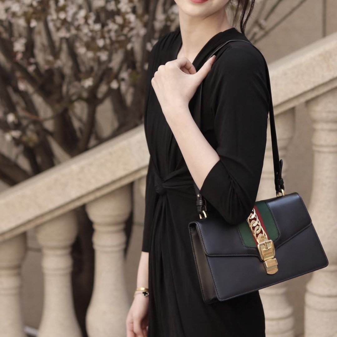 99新 GUCCI/古驰 黑色塞尔维亚14084710