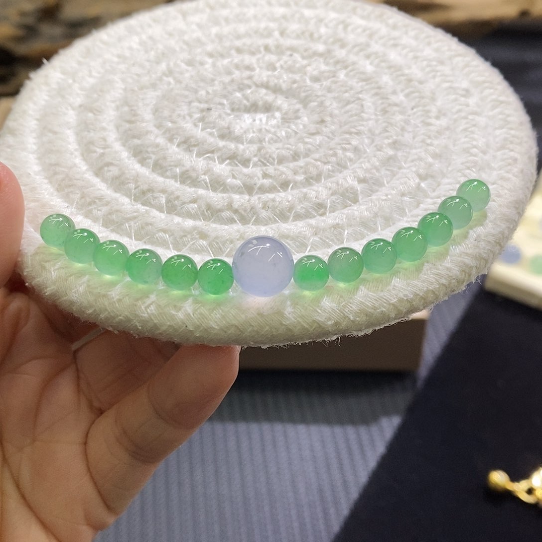 未镶嵌挂件翡翠一组