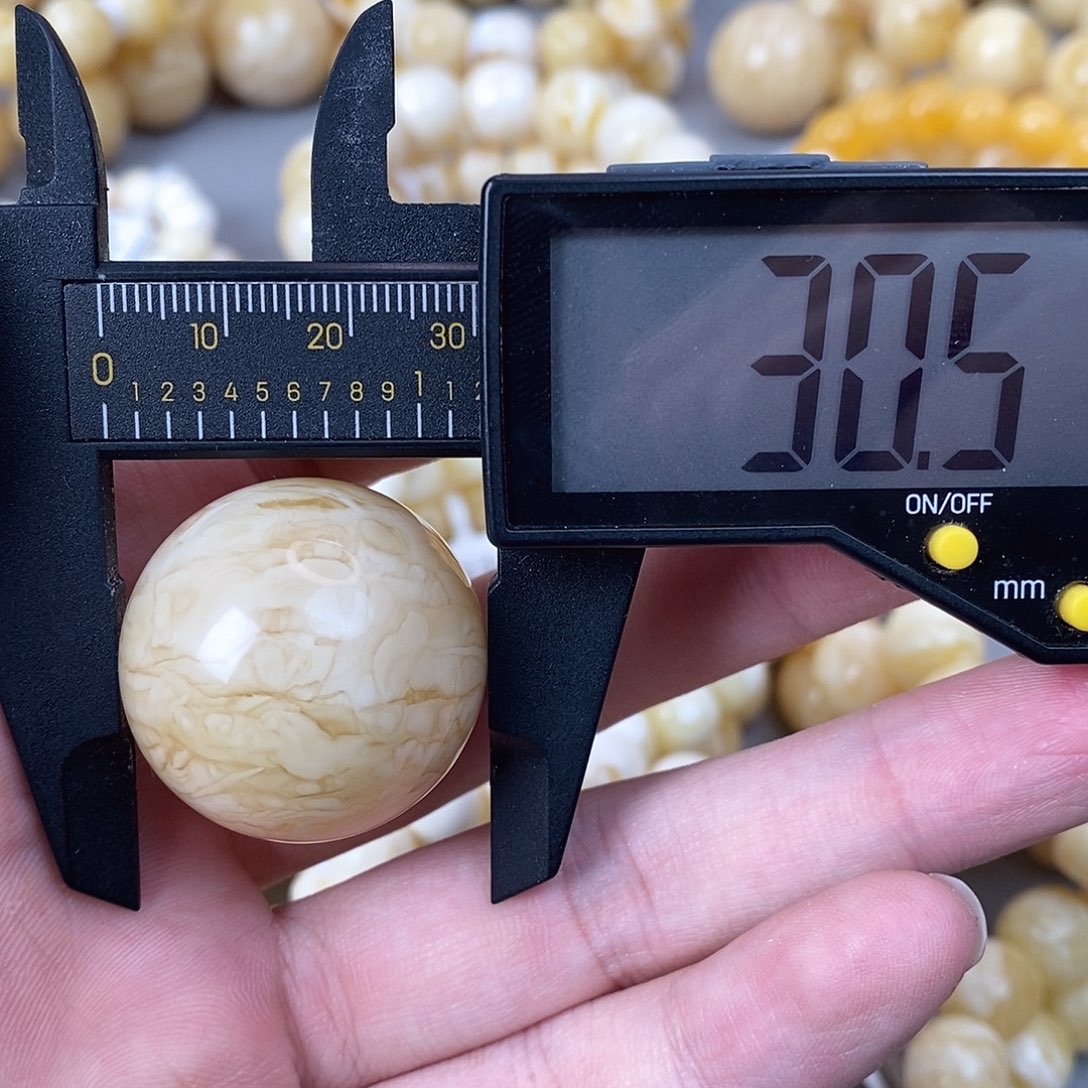 蜜蜡未镶嵌珠宝奇石