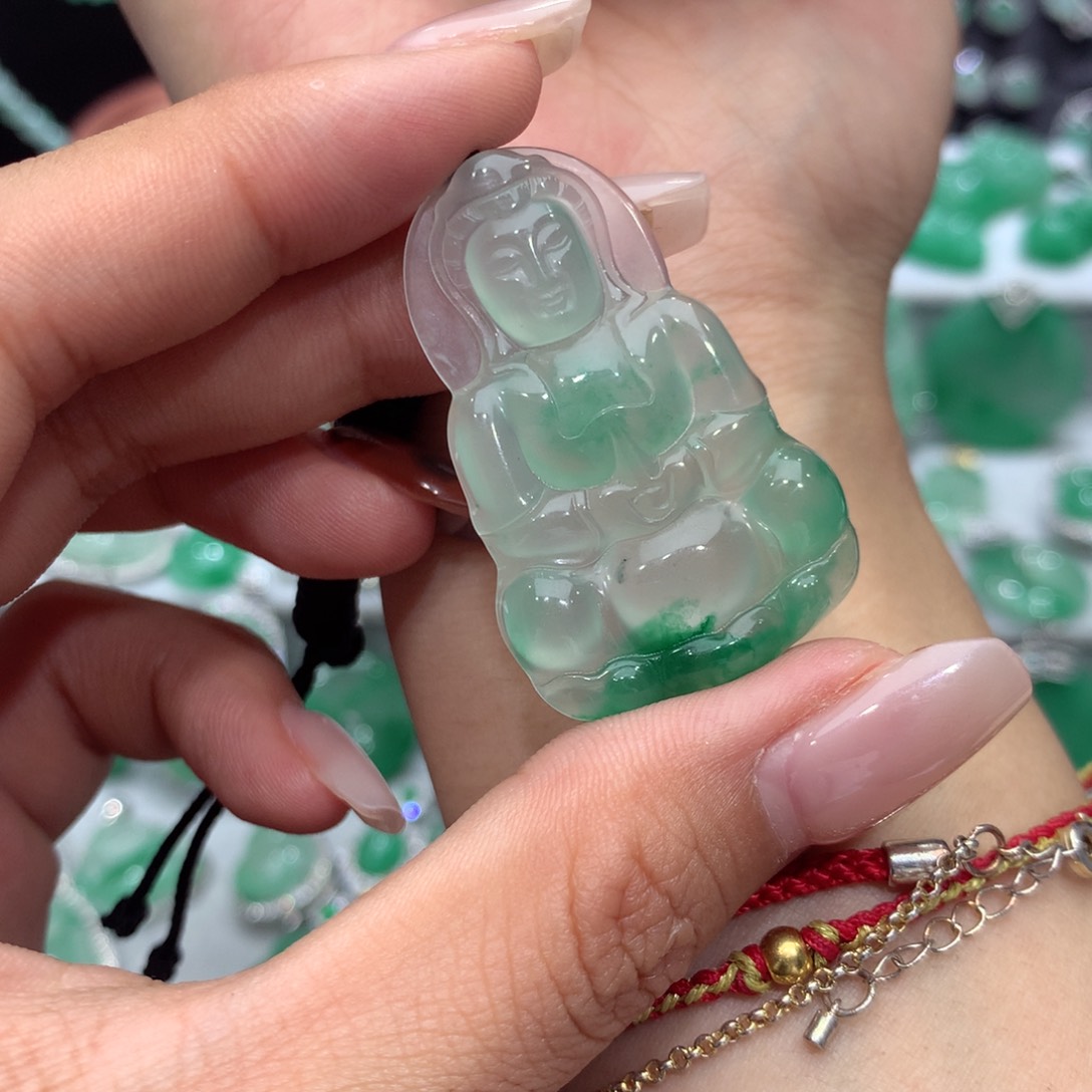 石英质玉（非洲翠）未镶嵌颈饰