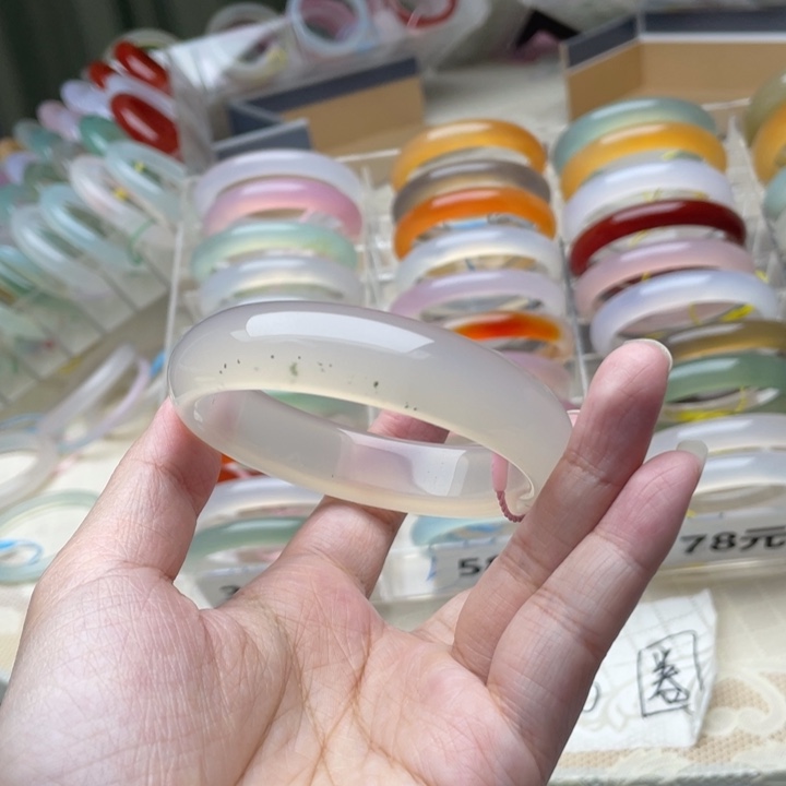 玛瑙/玉髓未镶嵌手镯58圈口