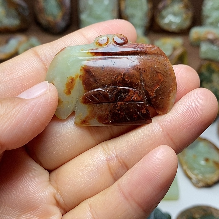 岫岩河磨玉（透闪石质玉）未镶嵌颈饰