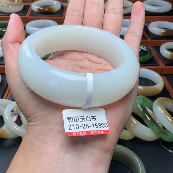 上***j和田玉（白玉）手镯未镶嵌