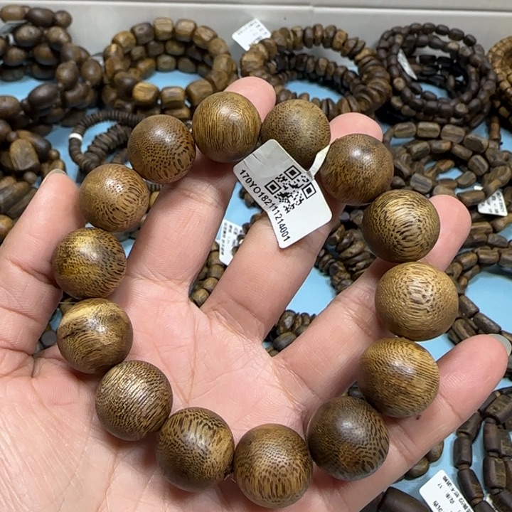 沉香手串宁*乌身多样性发货一条卡17-20克