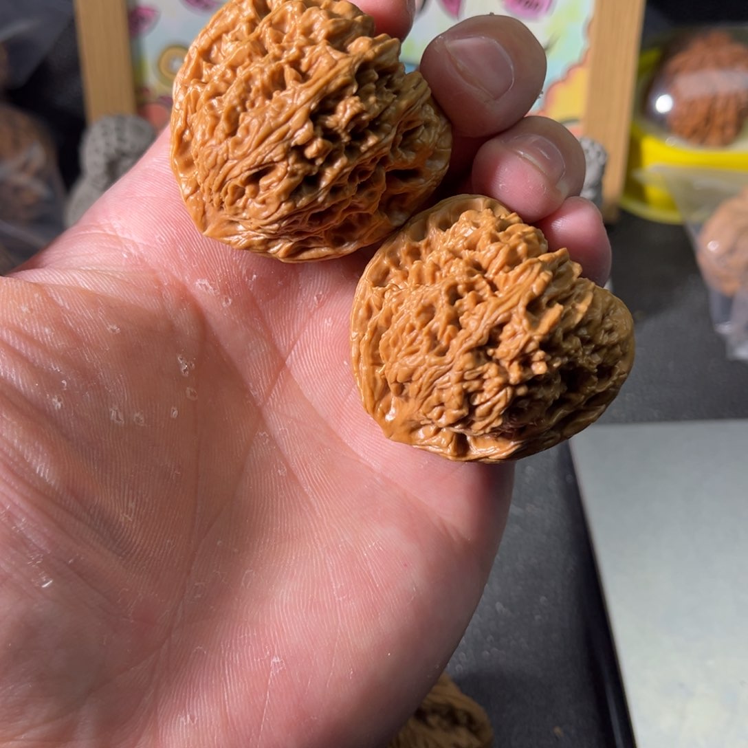 文玩核桃吊坠酒**哥南疆