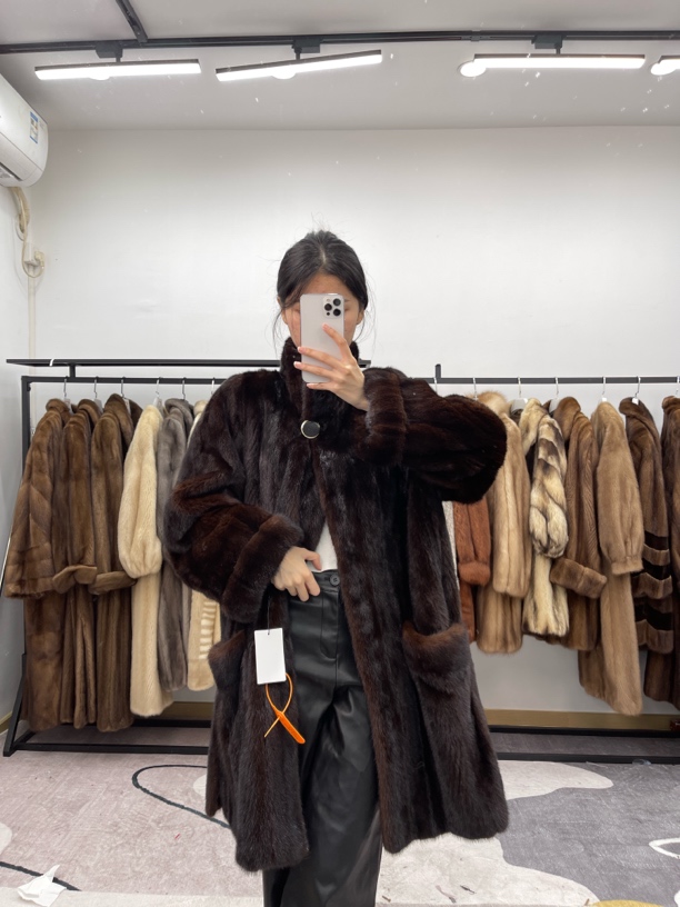 EE06（2）棕色中古进口水貂毛外套肩42胸围114衣长90袖长62