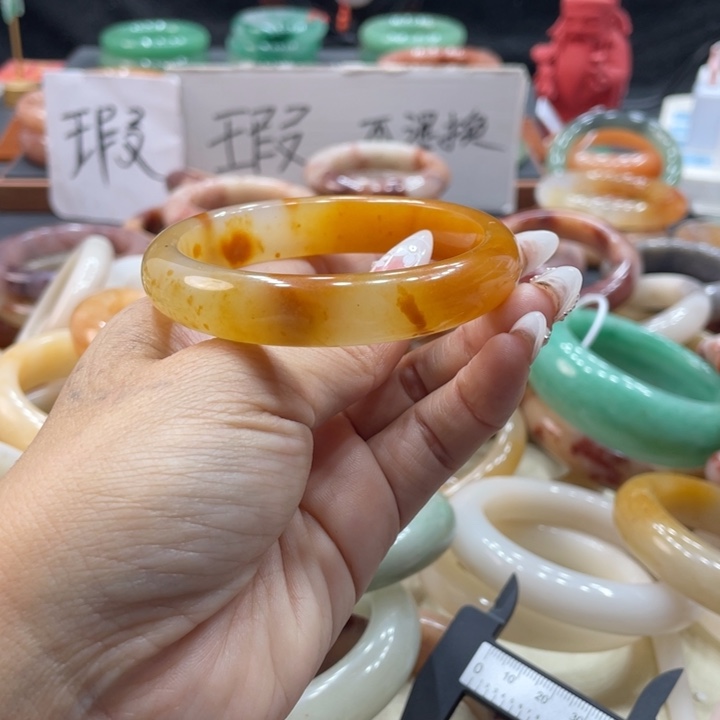 云***搭石英质玉钛钢珠宝奇石