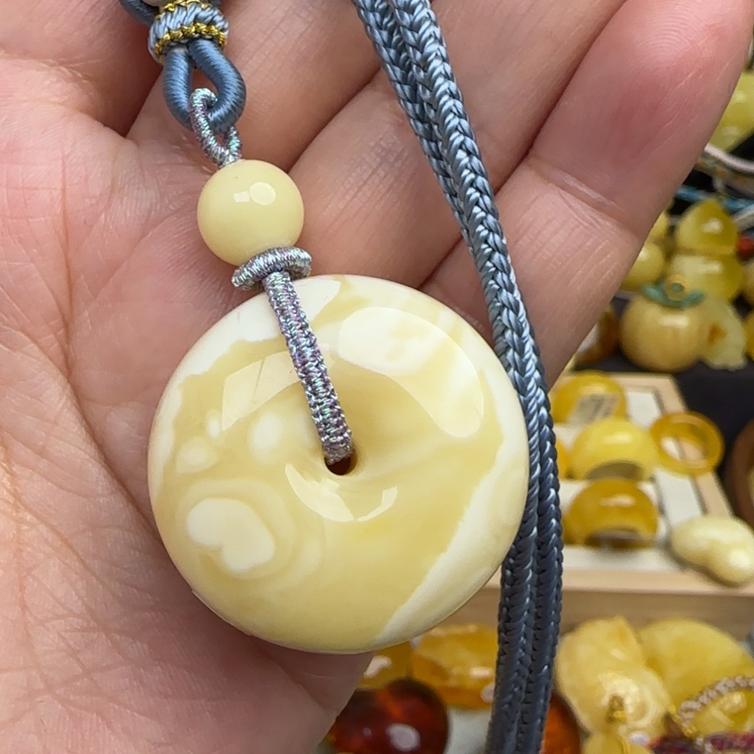 琥珀套链未镶嵌天然俄料瓷白妖花蜜蜡平安扣