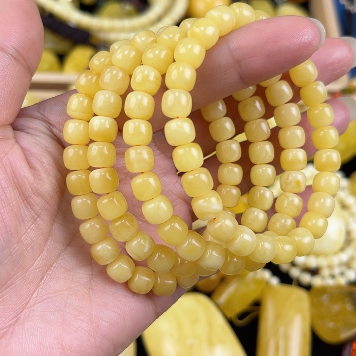 琥珀珠宝奇石未镶嵌琥珀，多样性发其一