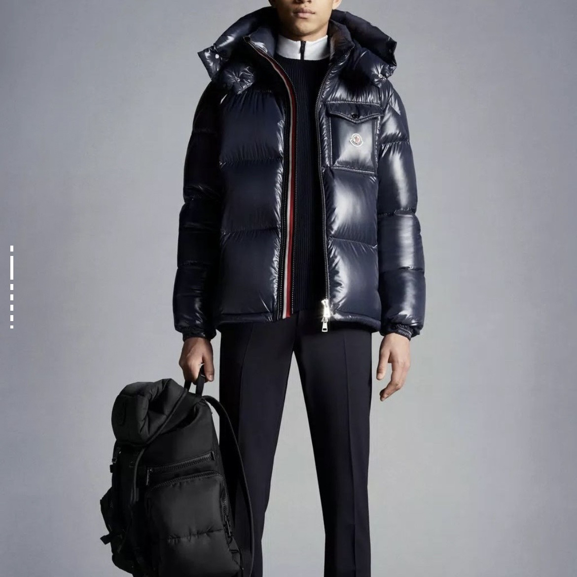 99新 MONCLER 52767/Montbeliard系列滑雪季连帽羽绒服/2码