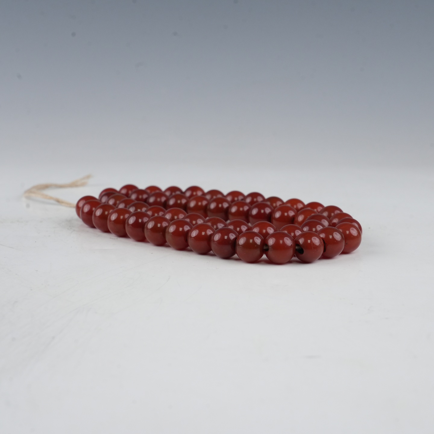 lot121729 明代 酒红玛瑙珠串