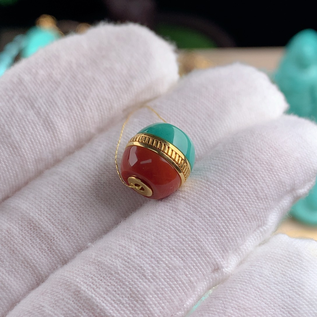 绿松石汉堡珠卡1118K金镶嵌